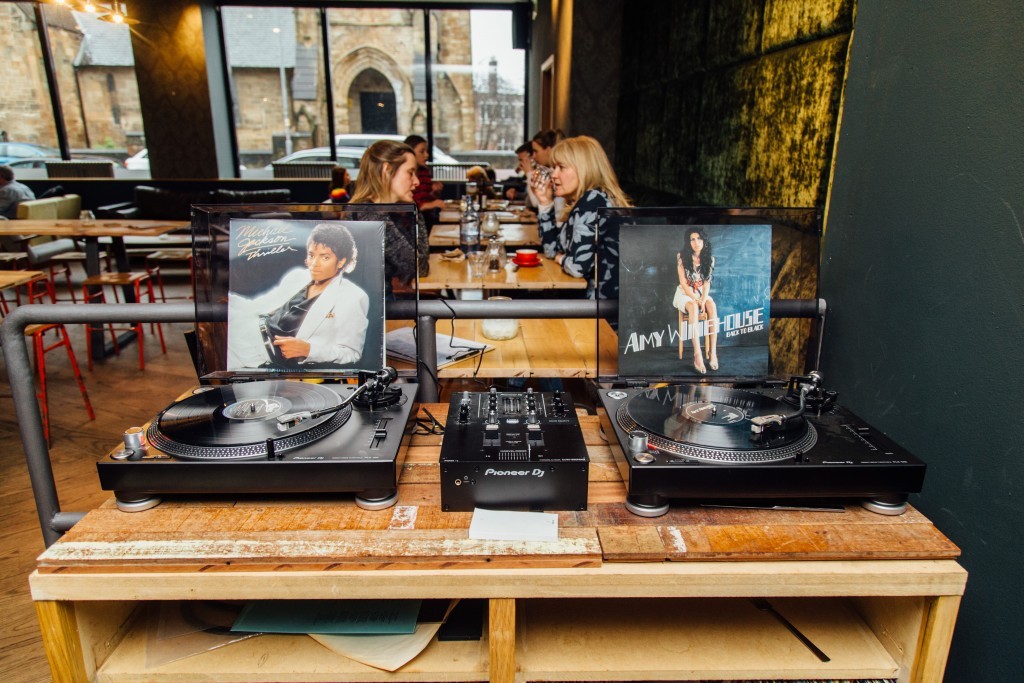 vinylrecords-1024x683